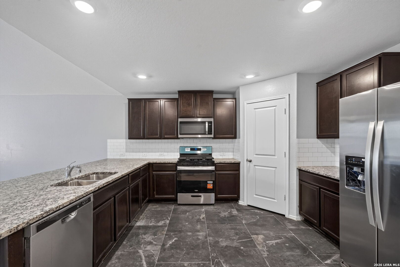 8167 Falcon Meadow Converse TX 78109