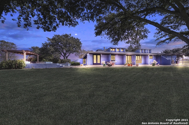 1890 Fm 465 Marion TX 78124