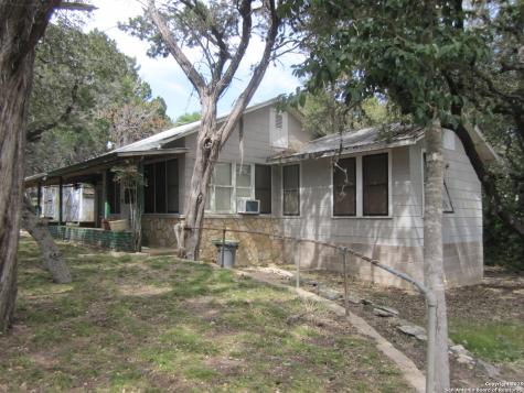 152 Cherokee Trail Lakehills TX 78063