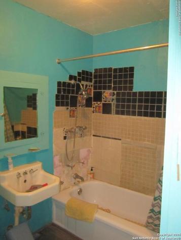 152 Cherokee Trail Lakehills TX 78063