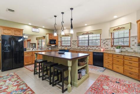 233 Twin Oaks Drive La Vernia TX 78121