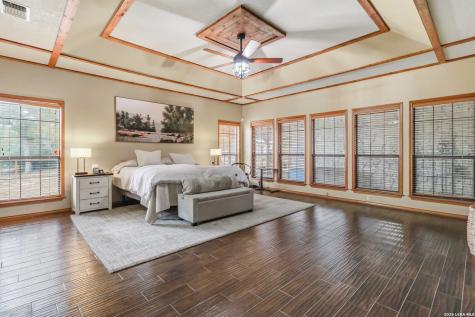 233 Twin Oaks Drive La Vernia TX 78121