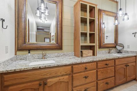 233 Twin Oaks Drive La Vernia TX 78121