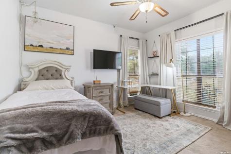 233 Twin Oaks Drive La Vernia TX 78121