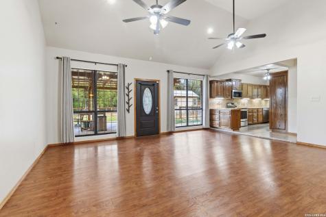 233 Twin Oaks Drive La Vernia TX 78121