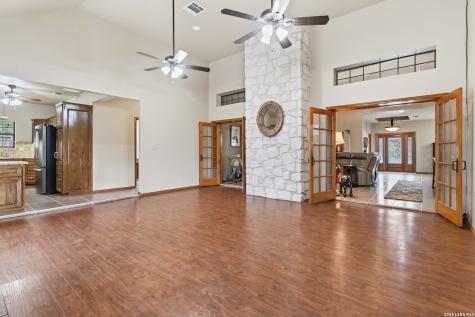 233 Twin Oaks Drive La Vernia TX 78121