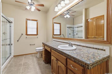 233 Twin Oaks Drive La Vernia TX 78121
