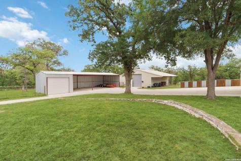 233 Twin Oaks Drive La Vernia TX 78121
