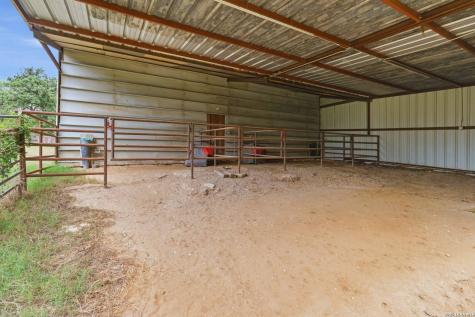 233 Twin Oaks Drive La Vernia TX 78121