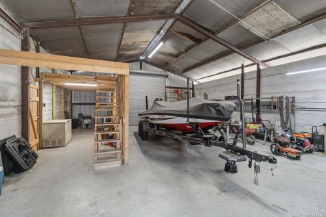 233 Twin Oaks Drive La Vernia TX 78121