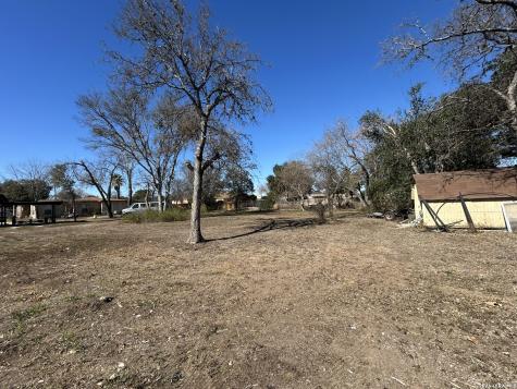 2518 Ww White San Antonio TX 78222
