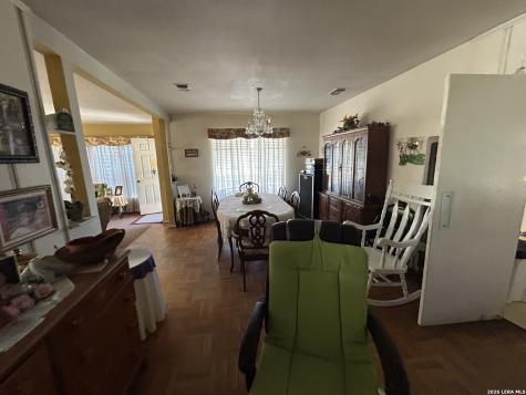 2518 Ww White San Antonio TX 78222