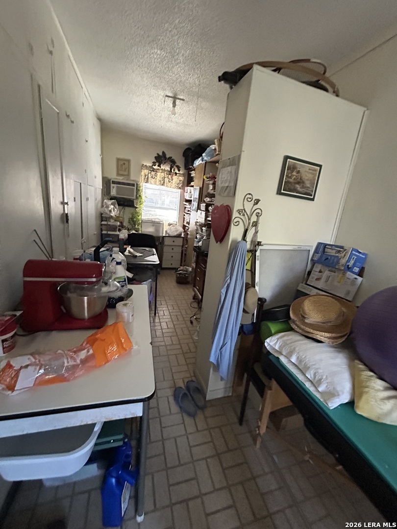 2518 Ww White San Antonio TX 78222