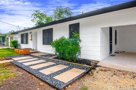 909 E Ireland Street Seguin TX 78155