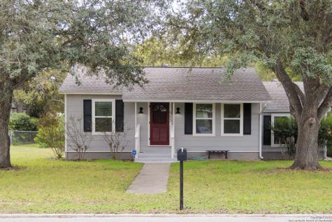 965 E Walnut Street Seguin TX 78155