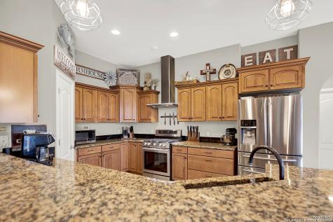 221 S Monkhouse Street Poth TX 78147