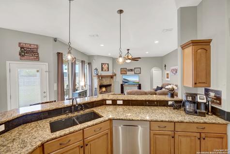 221 S Monkhouse Street Poth TX 78147
