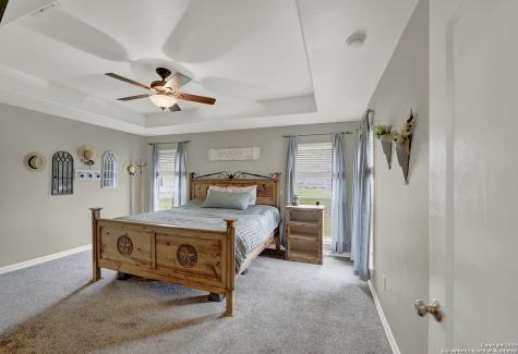 221 S Monkhouse Street Poth TX 78147