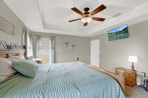 221 S Monkhouse Street Poth TX 78147