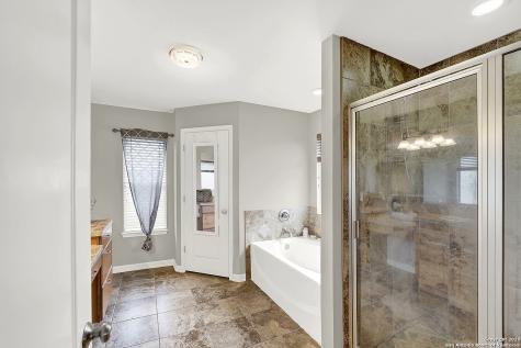 221 S Monkhouse Street Poth TX 78147
