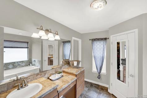 221 S Monkhouse Street Poth TX 78147