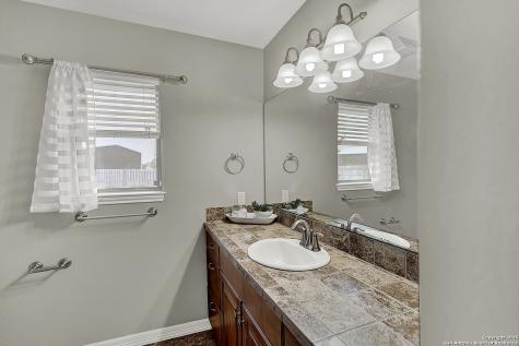 221 S Monkhouse Street Poth TX 78147