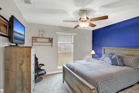 221 S Monkhouse Street Poth TX 78147