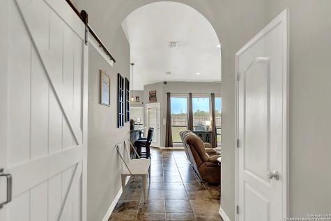 221 S Monkhouse Street Poth TX 78147