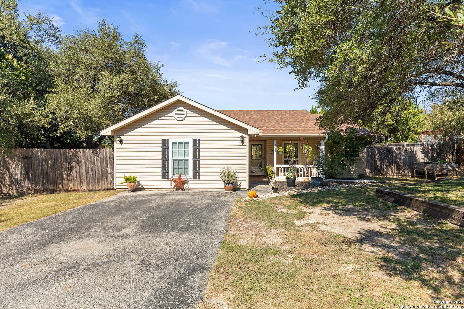 204 Lake Park Canyon Lake TX 78133