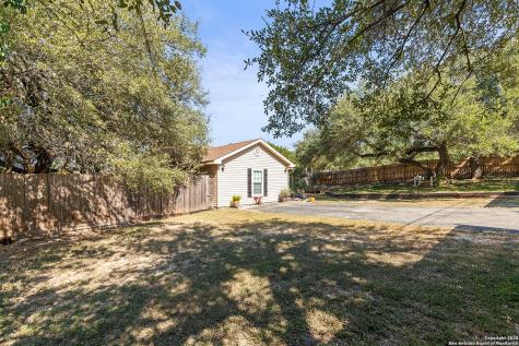 204 Lake Park Canyon Lake TX 78133