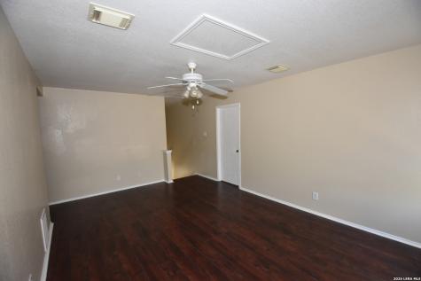 83 Viking Oak San Antonio TX 78247