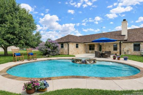 2295 Stuart Road Adkins TX 78101