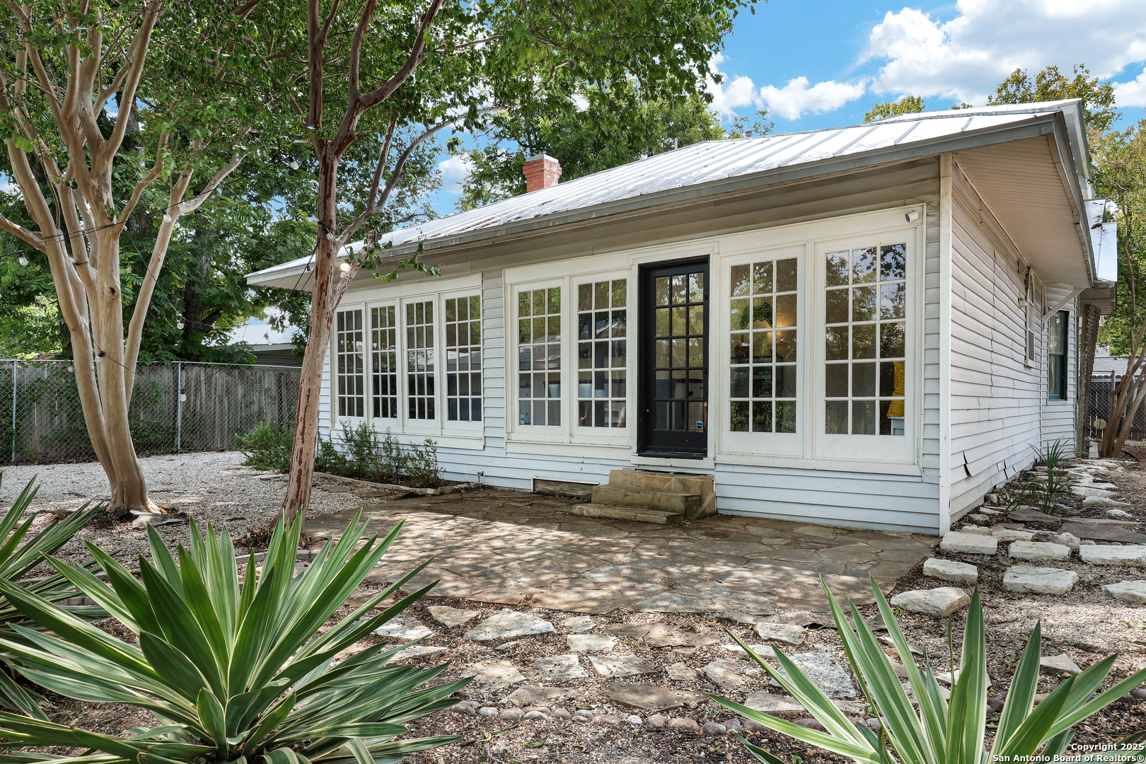 617 E Park Avenue San Antonio TX 78212