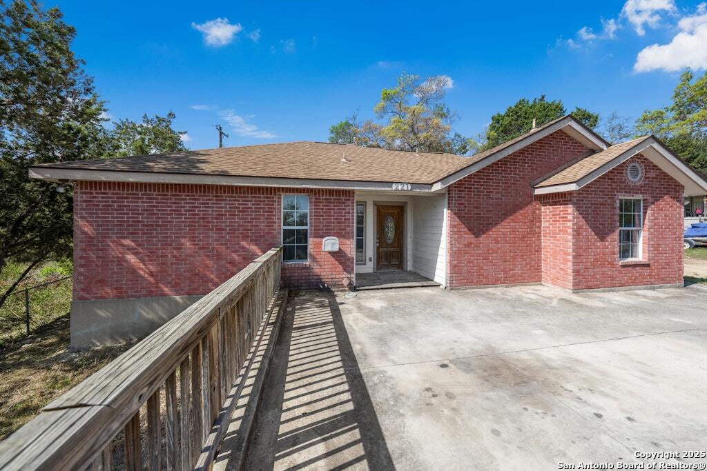 221 N Scenic Loop Canyon Lake TX 78133