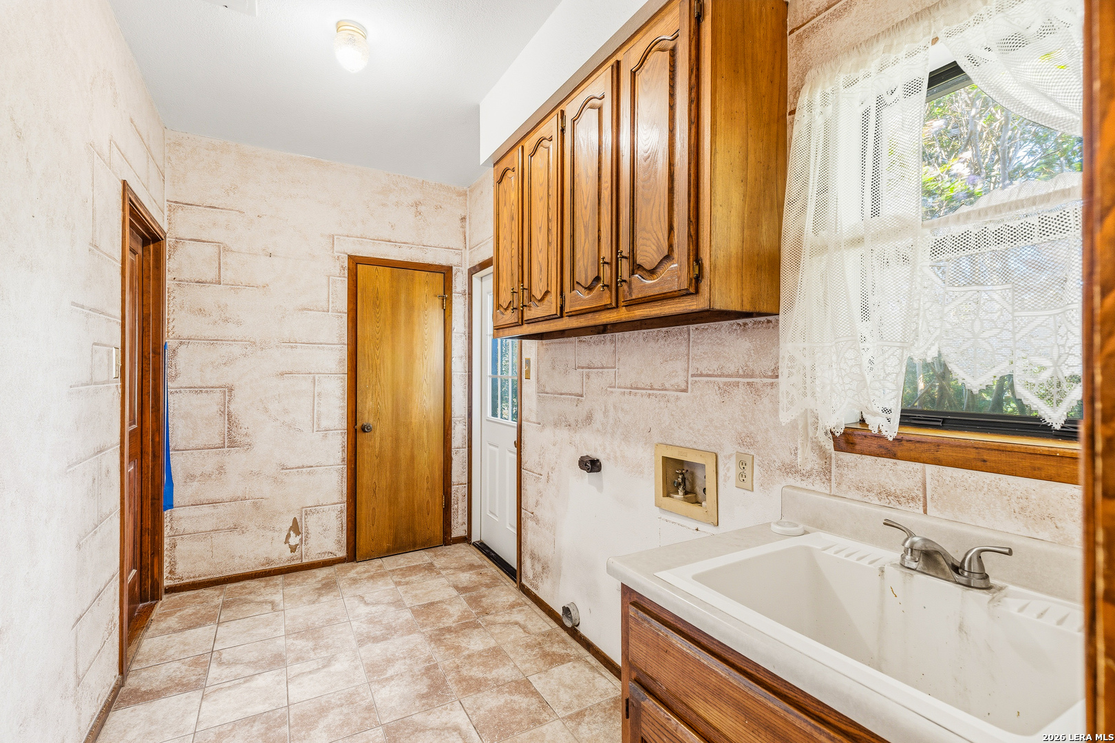 8203 Park Lane Drive San Antonio TX 78266