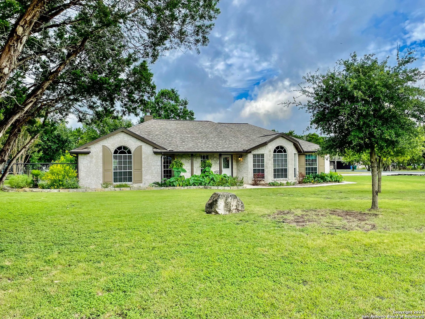 5122 Eagle Claw Drive Bulverde TX 78163