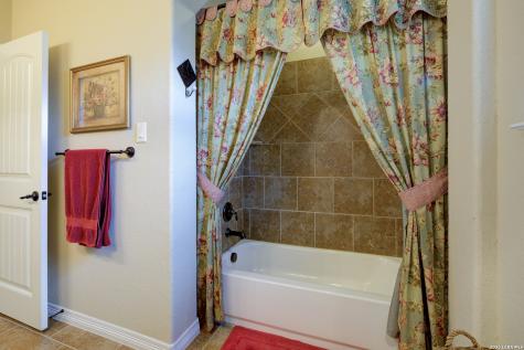 907 Shady Hollow New Braunfels TX 78132