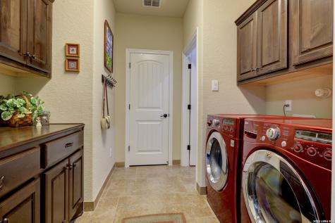 907 Shady Hollow New Braunfels TX 78132