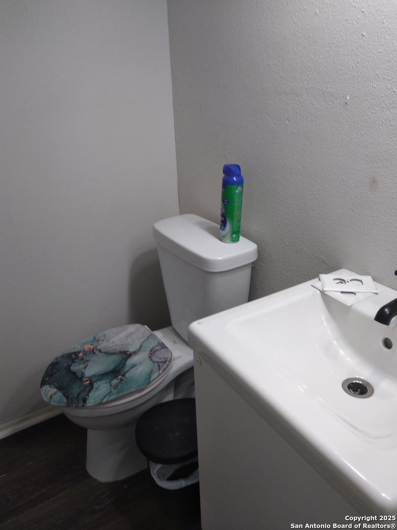 8939 Old Sky Harbor San Antonio TX 78242