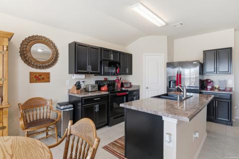 1321 W Nolte Farms Seguin TX 78155