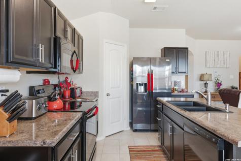 1321 W Nolte Farms Seguin TX 78155