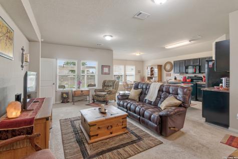 1321 W Nolte Farms Seguin TX 78155