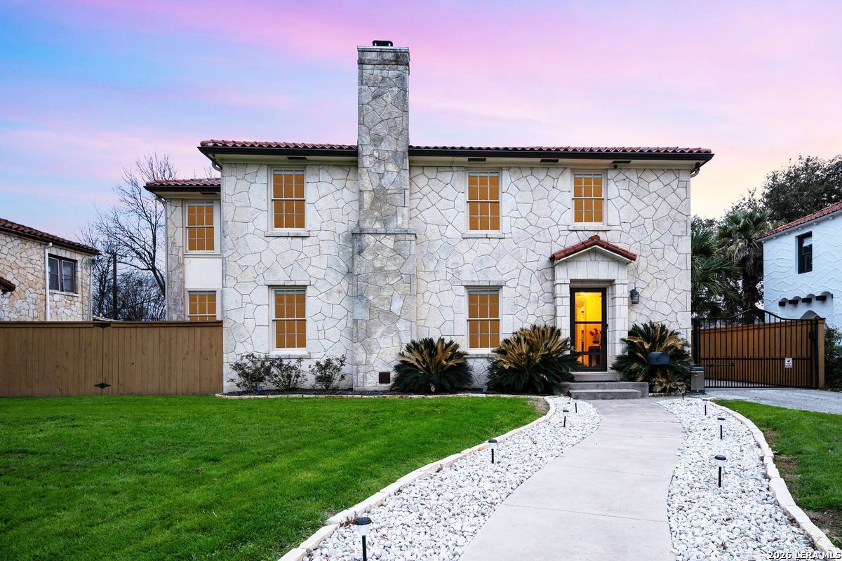 218 Mary Louise San Antonio TX 78201