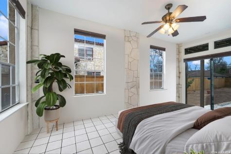 218 Mary Louise San Antonio TX 78201