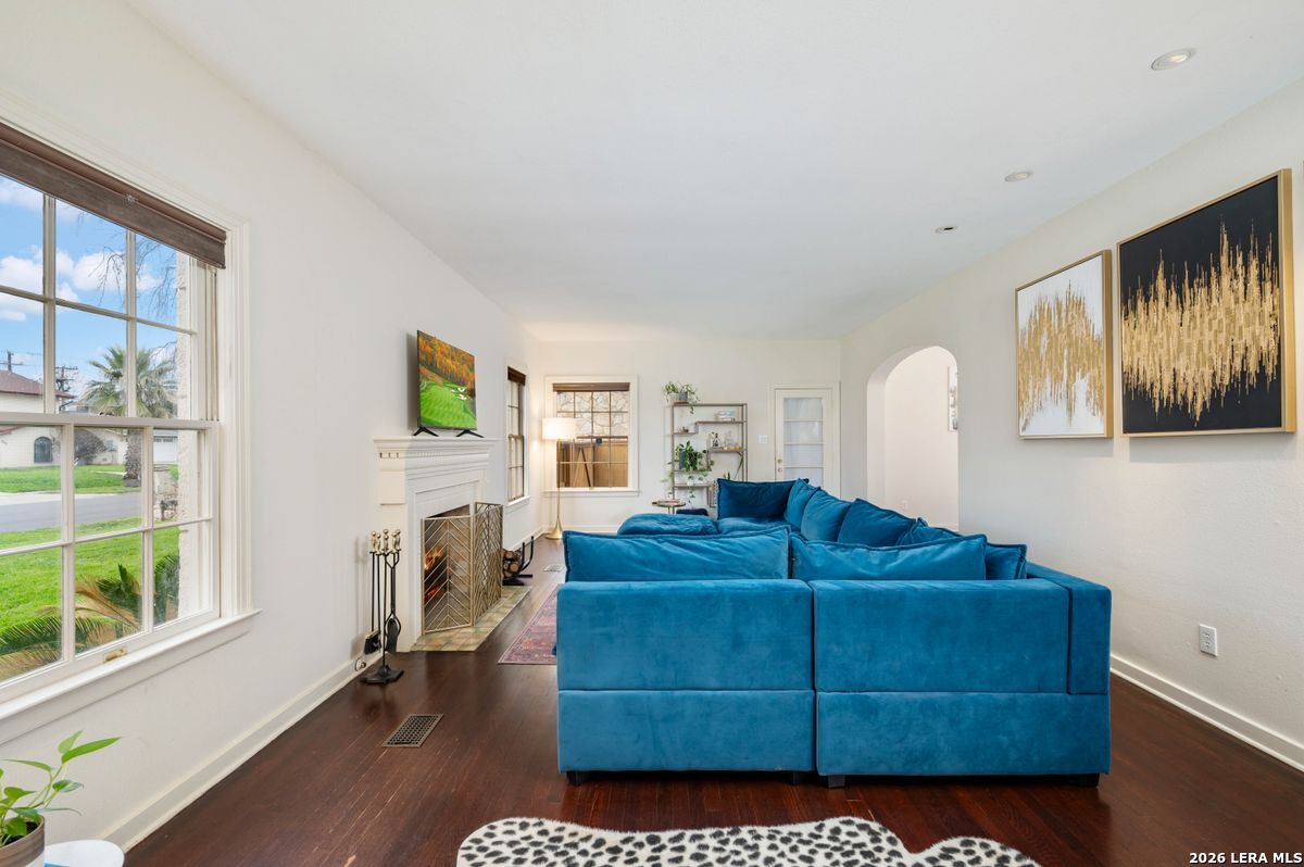 218 Mary Louise San Antonio TX 78201