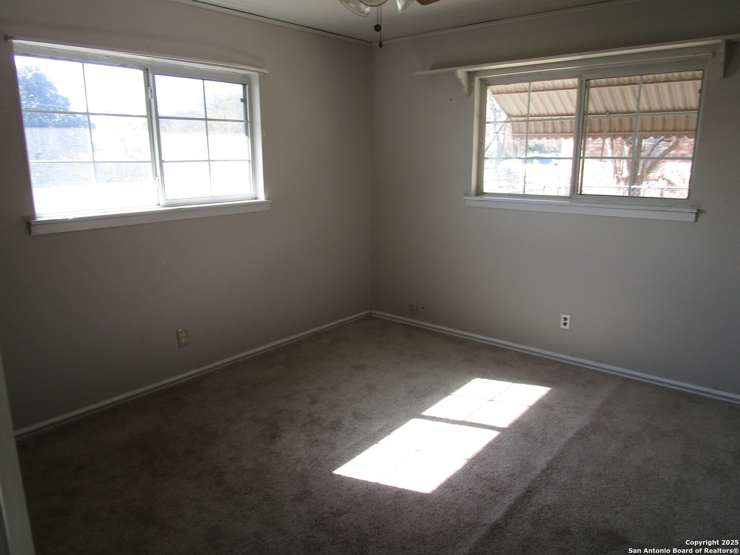 1212 W Goodwin Street Pleasanton TX 78064