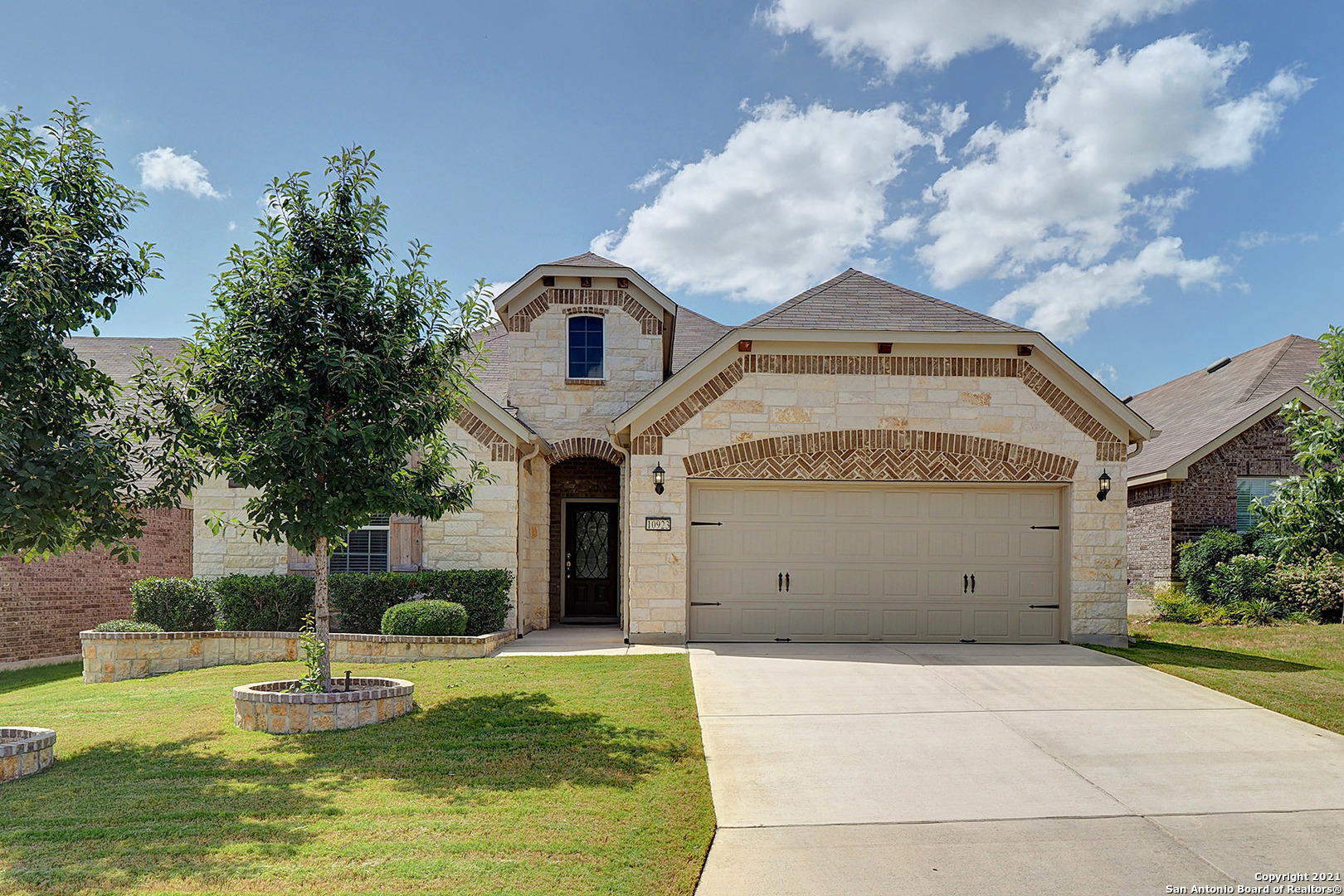 10923 Yaupon Holly Helotes TX 78023