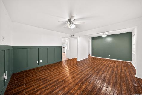 261 Weathercock Lane Windcrest TX 78239