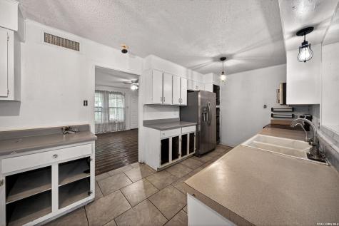 261 Weathercock Lane Windcrest TX 78239