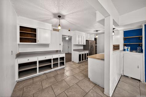 261 Weathercock Lane Windcrest TX 78239